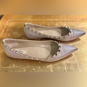 Tan and gold Valentino Garavani Rockstud leather flats